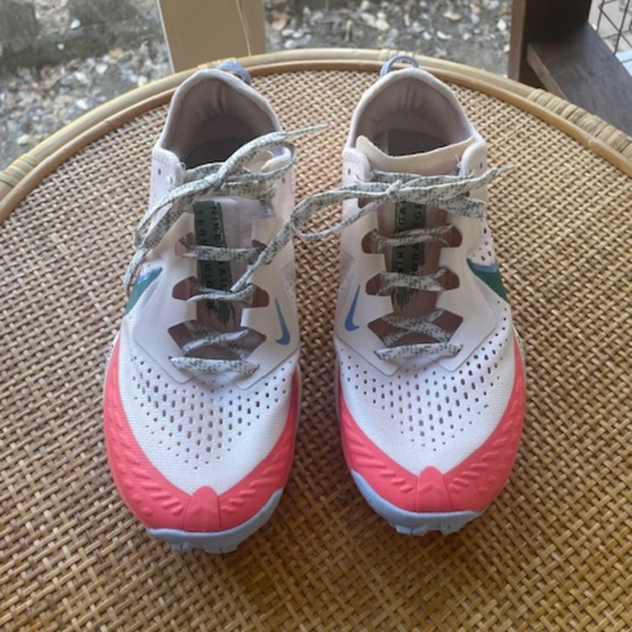 Nike Air Zoom Terra Kiger 7 Hiking Shoes Soft Pink CW6066-600 Women’s Size 6 - Picture 1 of 3